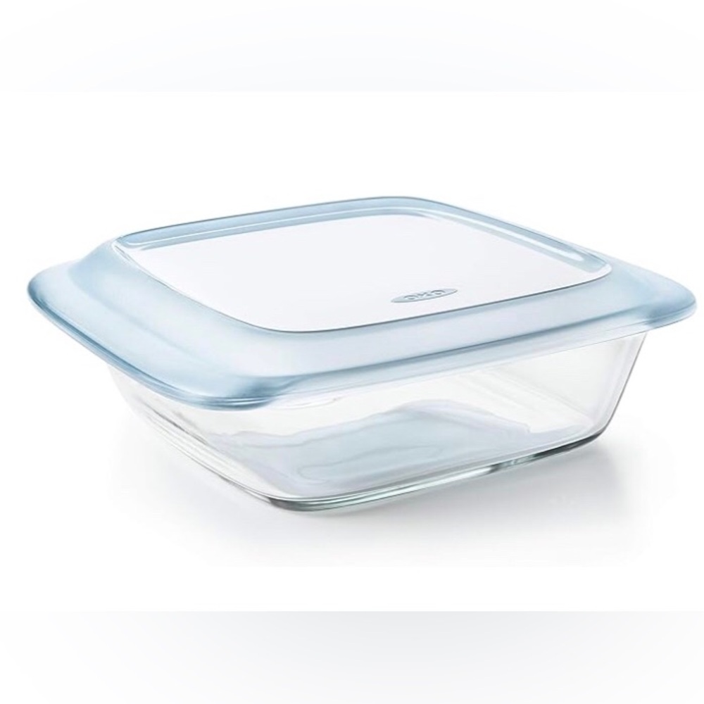 OXO Good Grips Glass 2 Quart or 8 x 8 inch Container with Lid. NWT.